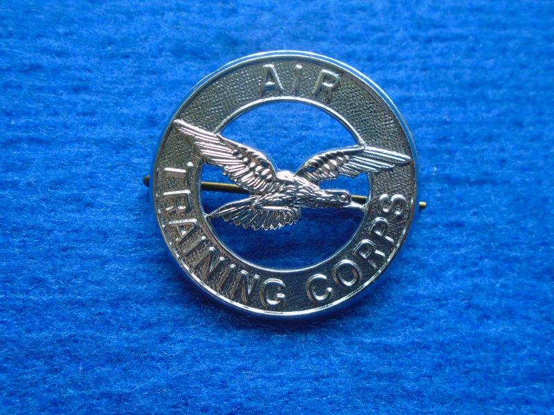 NEW AIR TRAINING CORPS CHROME BERET BADGE + PIN