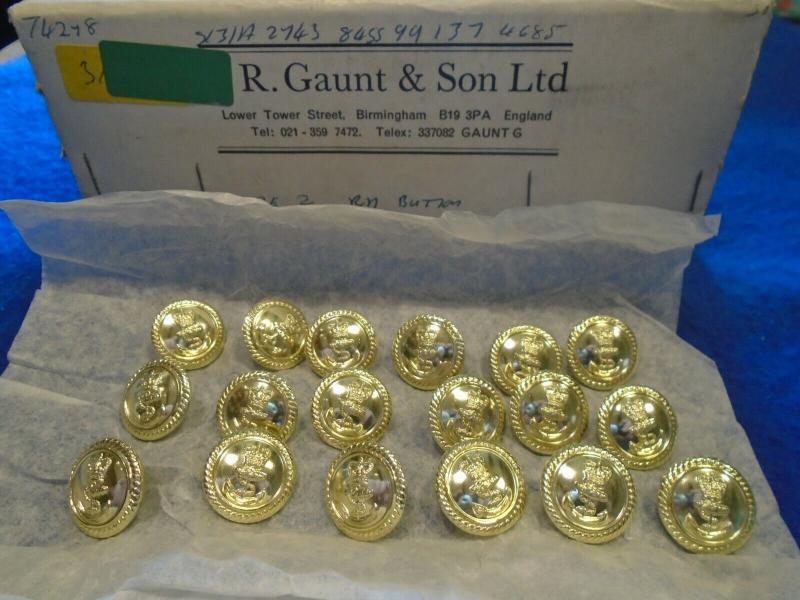 18 X ROYAL NAVY OFFICERS ANODISED GOLD 19MM BUTTONS (WS 0001)