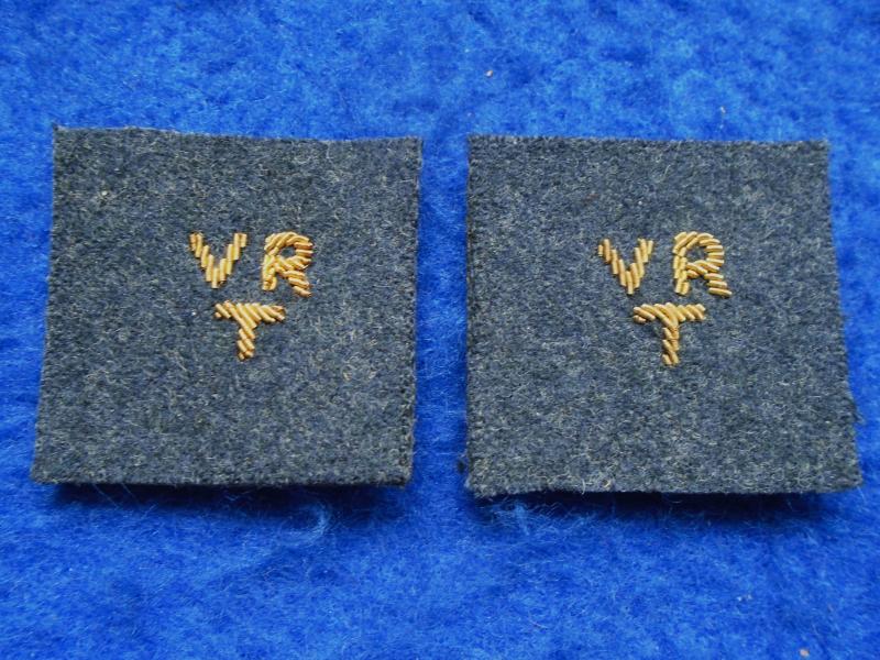 A PAIR OF NEW RAFVRT ROYAL AIR FORCE VOLUNTEER RESERVE (TRAINING) BULLION WIRE MESS DRESS BRANCH BADGES