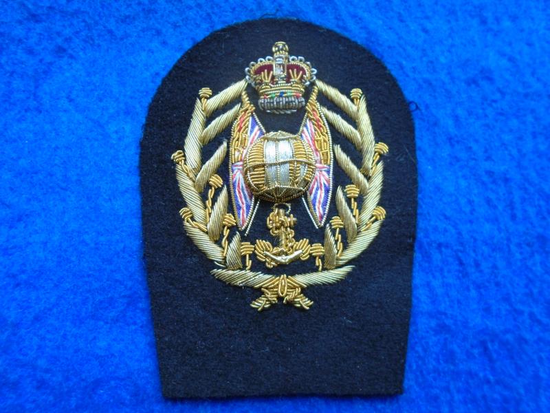 A ROYAL MARINES ERII COLOUR SERGEANTS RANK ARM BADGE  (WS 0002)