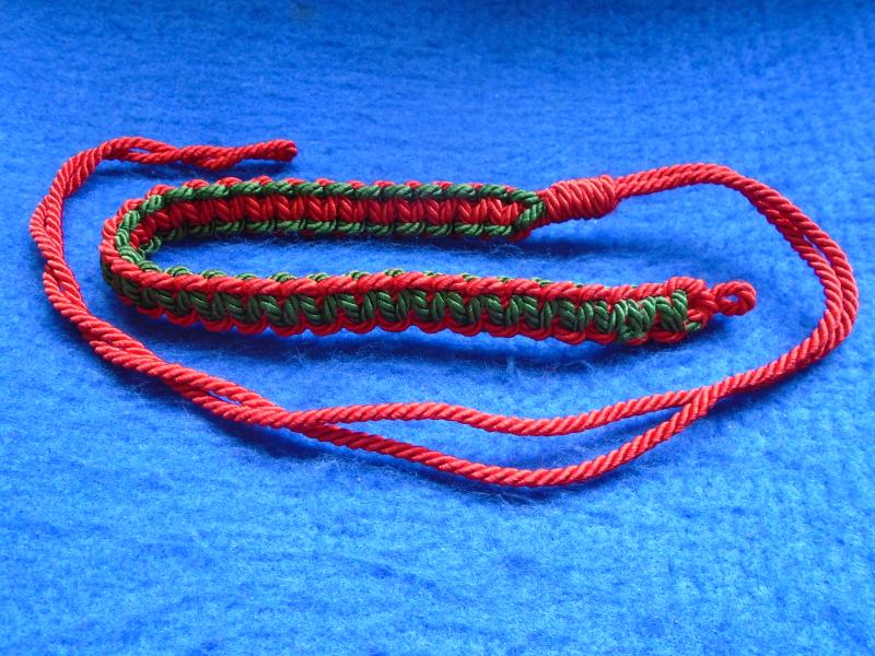 BRITISH ARMY ROYAL PIONEER CORPS RED & GREEN MACRAME LANYARD, 69CM LONG