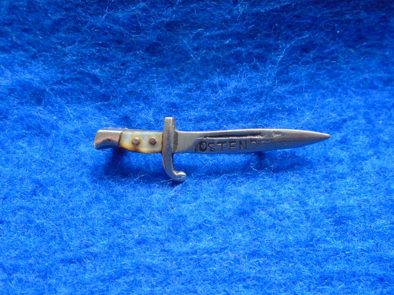 WWI OSTENDE MINIATURE BAYONET BADGE