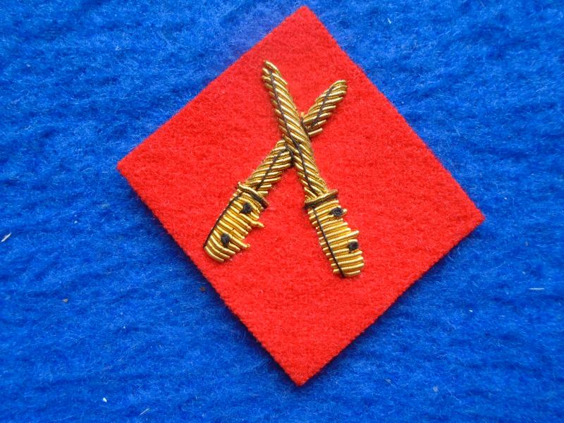 BRITISH ARMY NO 1 DRESS SECTION COMMANDERS BATTLE COURSE SKILL AT ARMS BULLION WIRE THREAD BADGE, MESS DRESS