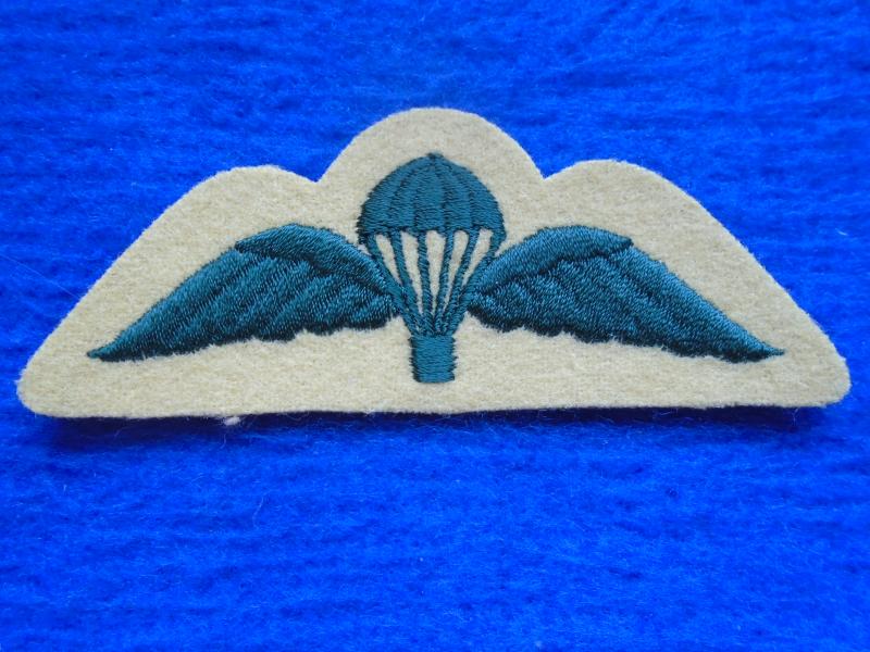 LIGHT INFANTRY WOVEN PARACHUTE QUALIFICATION WINGS