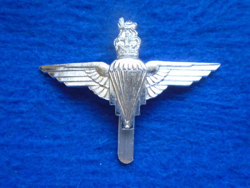 PARACHUTE REGIMENT ANODISED STAYBRITE SILVER BERET BADGE, J.R. GAUNT  LONDON